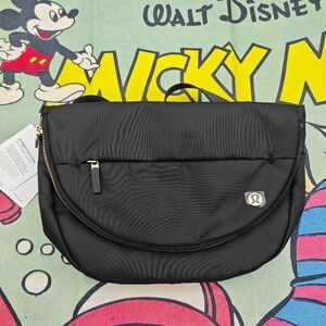 Lululemon gold All Night Festival Bag 5L